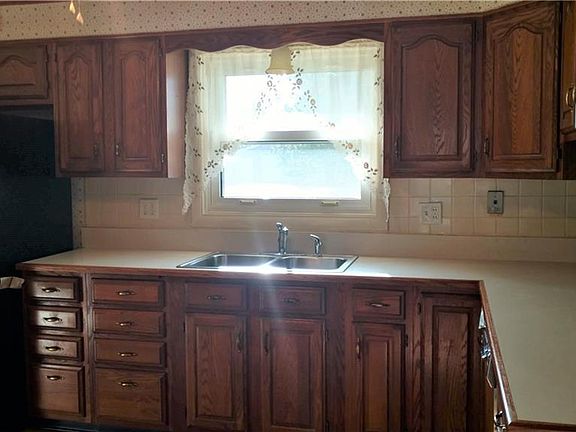 4th image of 1617 W County Road 400 S