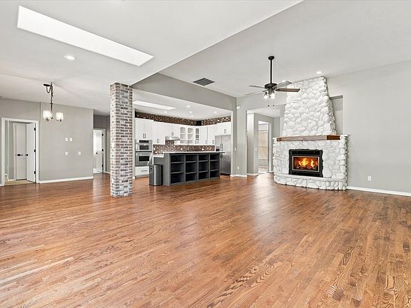5th image of 1331 S Watermark Ave