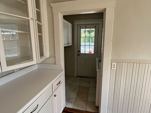 3rd image of 19 Essex St