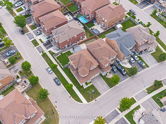 4th image of 36 Platform Cres