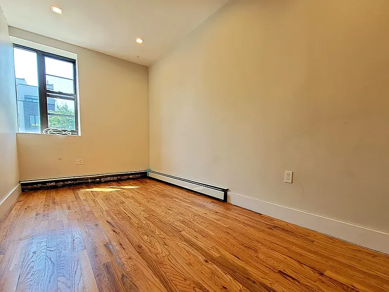 945 Herkimer St #3 — Photo 5