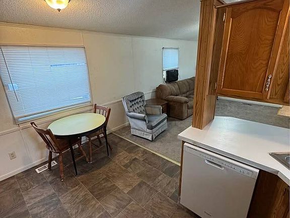 2nd image of 150055 Ridge Rd #201