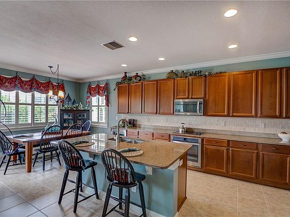 4th image of 3811 Evergreen Oaks Dr