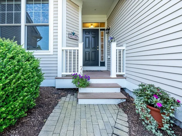 38 Grey Hawk Dr #653, Mashpee, MA 02649