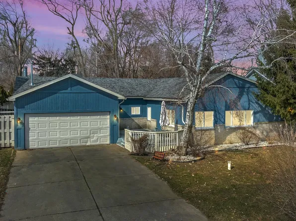 2406 Island View Dr, West Bloomfield, MI 48324