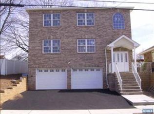 636 8th St, Lyndhurst, NJ 07071
