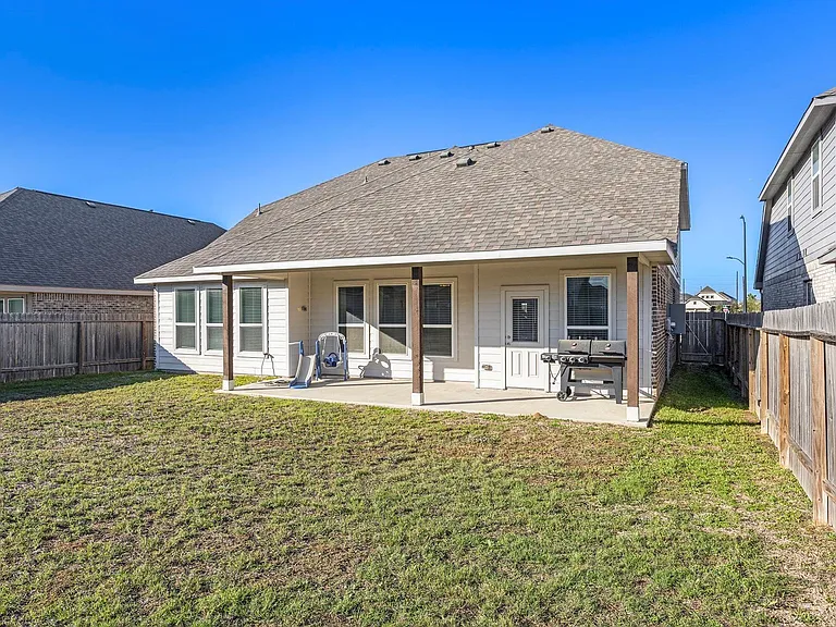 24311 Huntcliff Dr — Photo 35