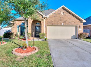 203 Brookwood Park Ln, Dickinson, TX 77539