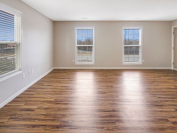 5th image of 303 Stonewall Creek Dr #303