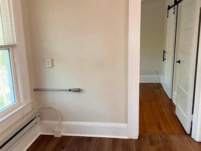 295 E Chestnut St #4 — Photo 5