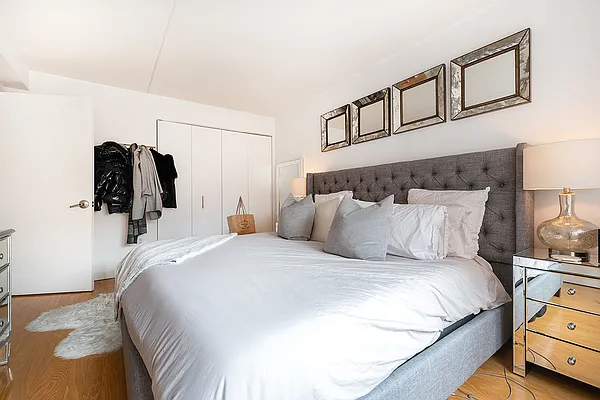 Sold by FirstService Realty (legacy) | media 9