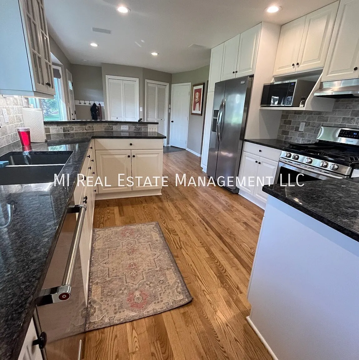 4 bed, 2.0 bath, 2278 sqft, $2,500 — Photo 2