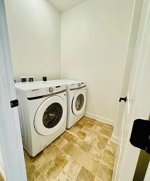 12210 Halle Way — Photo 32
