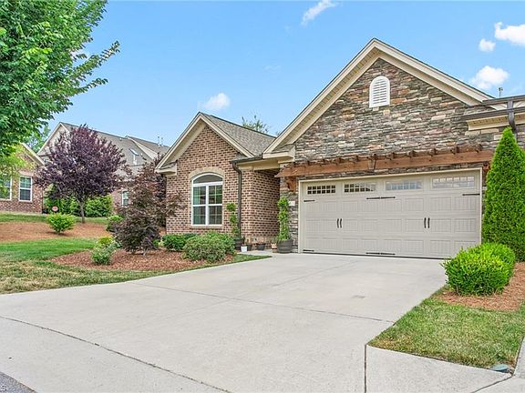 2nd image of 185 Balmoral Ct