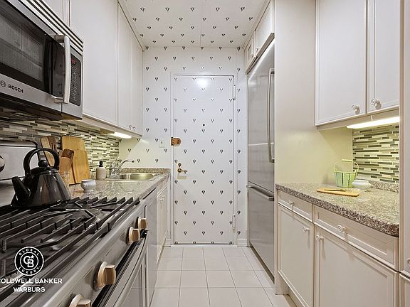 3rd image of 400 E 56th St APT 14F