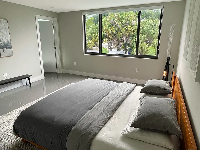 905 SW 9th Ave — Photo 14