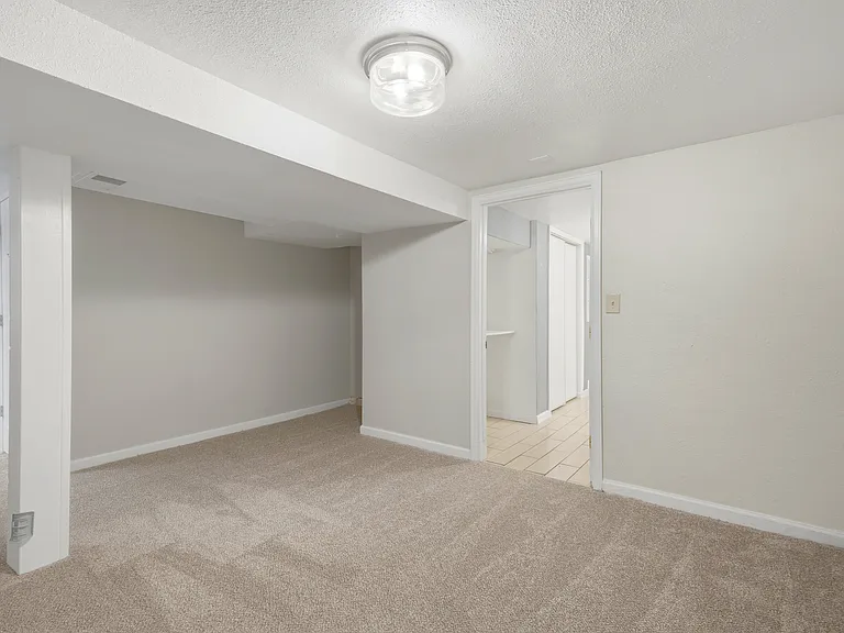 1433 N Milwaukee St #BM — Photo 15