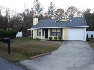 1402 Forest Lake Dr, Hinesville, GA 31313