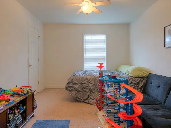 217 Graves Ave #1, Blacksburg, VA 24060