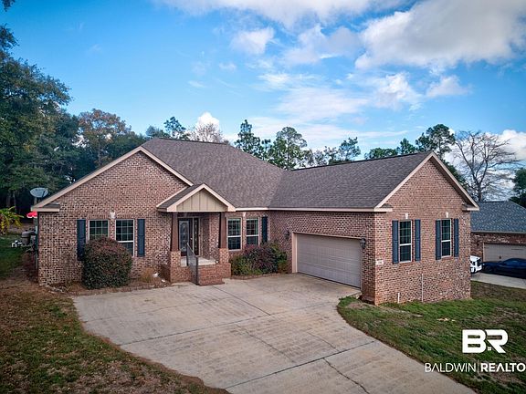 2nd image of 3384 Woodlands Dr