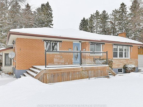 5th image of 556 Rosebush Rd