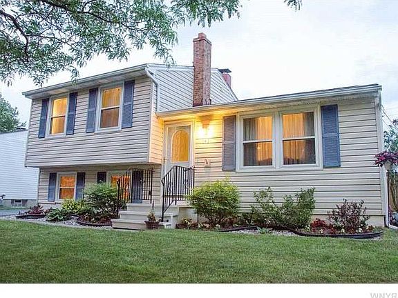 2nd image of 143 Autumnwood Dr