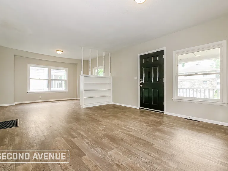 7945 Euclid Ave — Photo 4