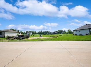 9350 Feather Ridge Way, Cedar Rapids, IA 52411