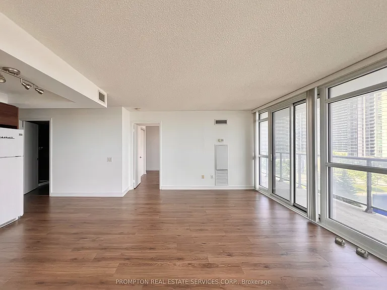 121 McMahon Dr #608 — Photo 7