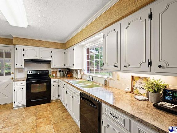 3rd image of 4867 Bluff Rd