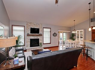725 Strathmoor Dr, North Liberty, IA 52317