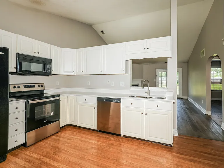 10207 Carmine Dr — Photo 8