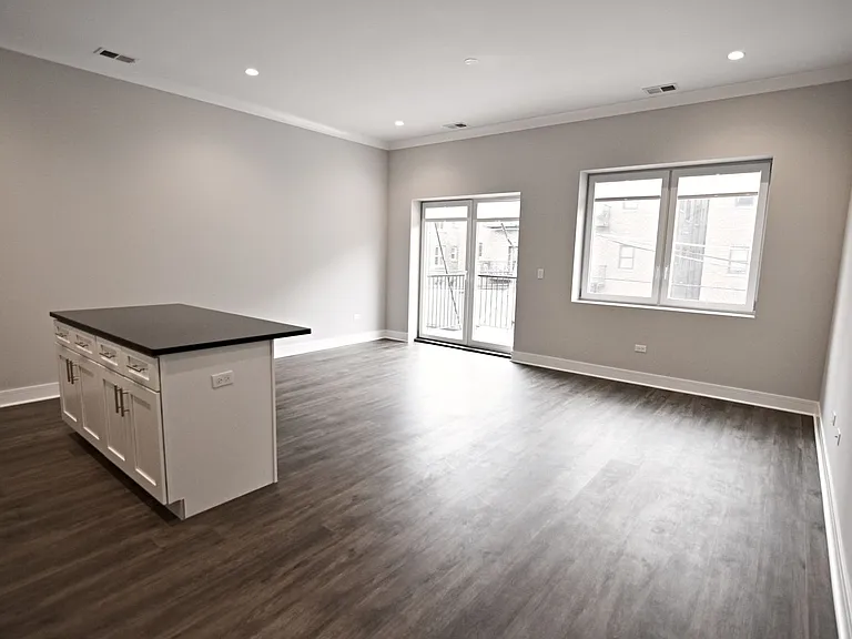 927 W. Irving Park — Photo 9