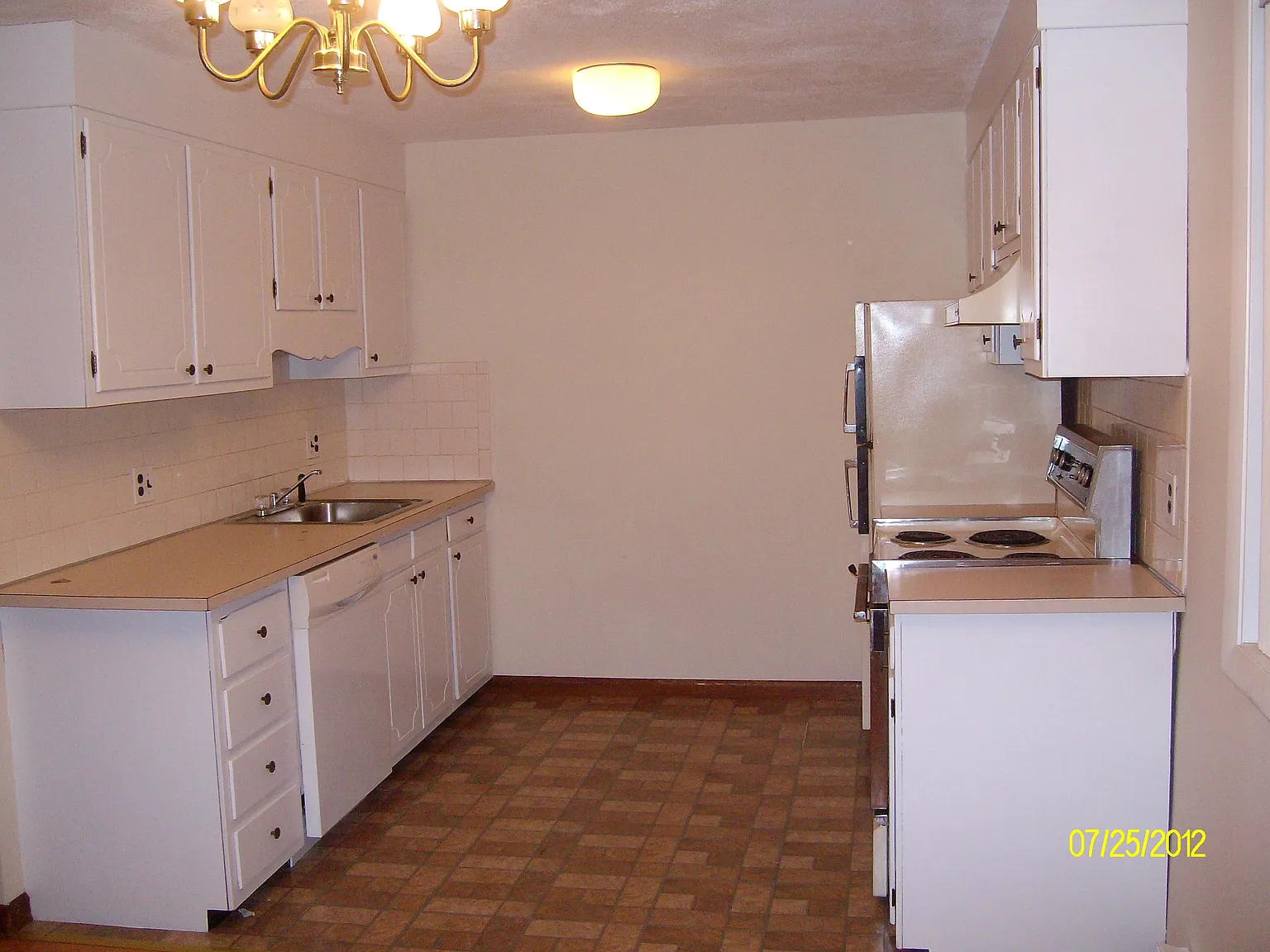 2 bed, 940 sqft, $2,200 — Photo 3