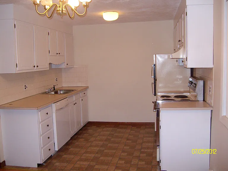 155 Pleasant St #B11 — Photo 3