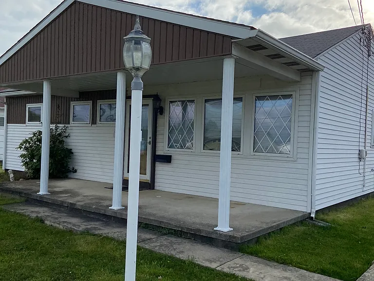 118 Clayton Dr — Photo 3