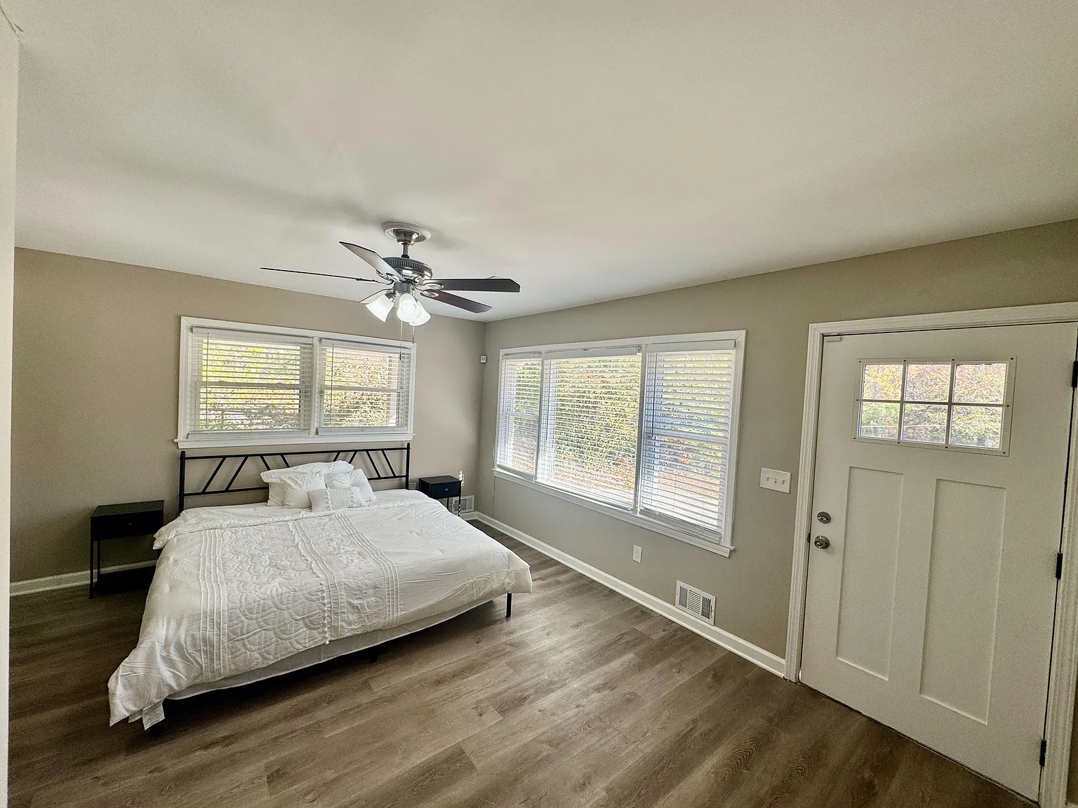 4 bed, 2.0 bath, 1280 sqft, $862 — Photo 1