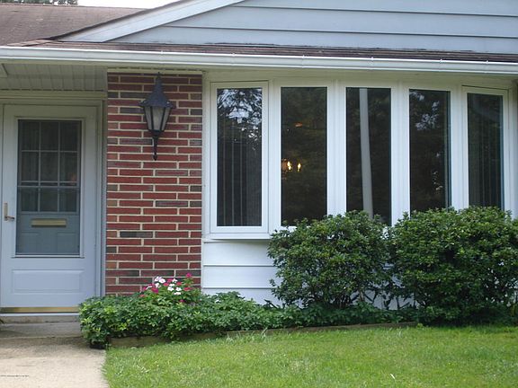 3rd image of 512A Portsmouth Dr