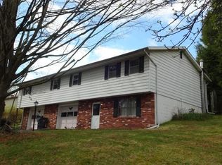 102 Bridle Path Ln, Granville, OH 43023