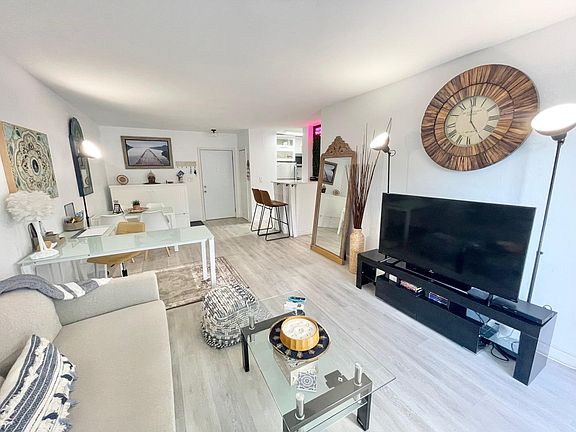 5th image of 3000 Rio Mar St #307