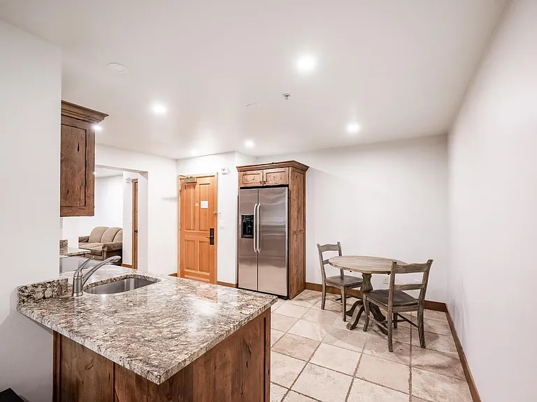 2260 Park Ave #9 — Photo 4