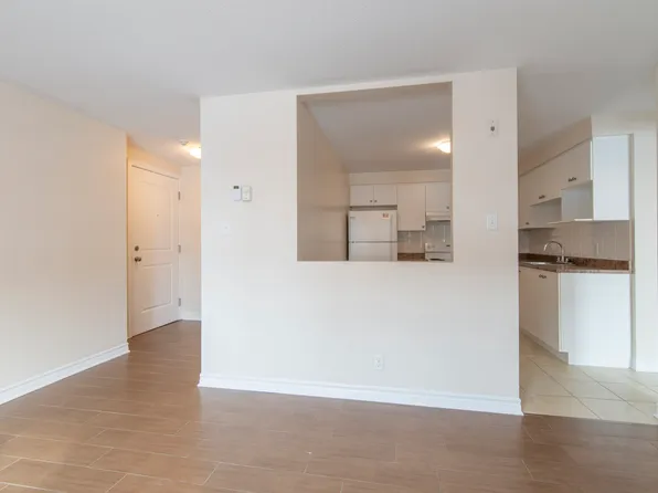 307 Lebreton St South