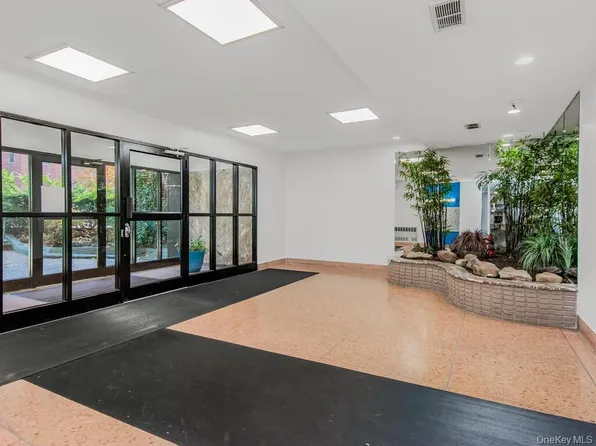 2165 Matthews Avenue image 22 of 23