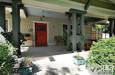 3rd image of 723 Parkmont St