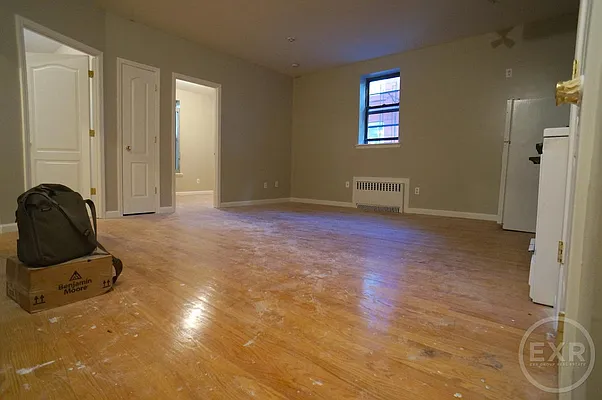 Rented by EXR | media 18