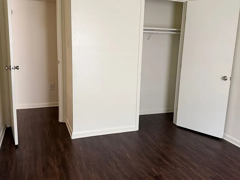 Spanish Oaks — Photo 20