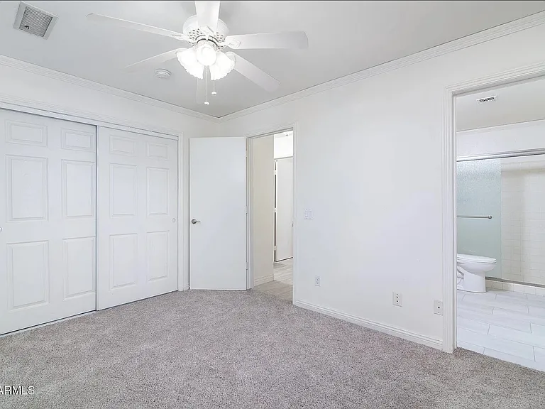 2907 S Elm St — Photo 19