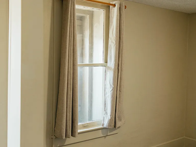 105 E 3rd St #3 — Photo 23