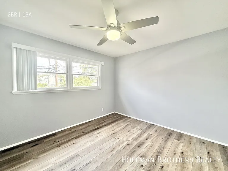 1220 N Harper Ave #10 — Photo 6