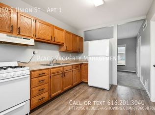 399 S Union St APT 1, Sparta, MI 49345